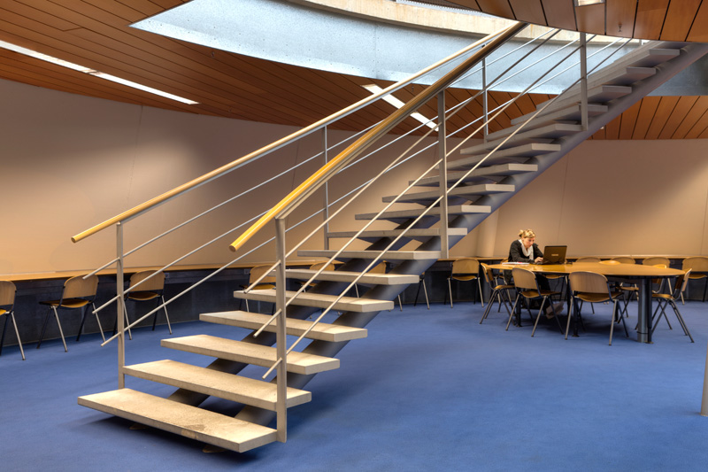 Delft, NL: TU Zentralbibliothek innen, Ebene 3 (Mecanoo-Architekten 1998)